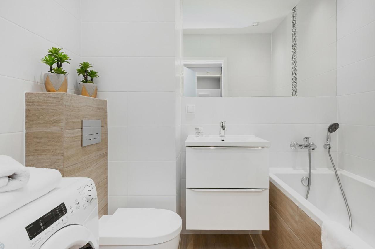 Apartments Parks Of Warsaw By Noclegi Renters Bagian luar foto